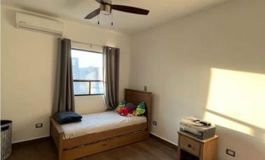 CASA EN RENTA EN CUMBRES