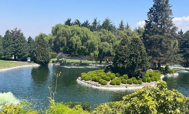 Los Encinos, casa remodelada y acción del club de golf