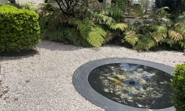 Los Encinos, casa remodelada y acción del club de golf