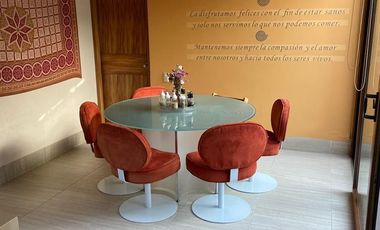 Los Encinos, casa remodelada y acción del club de golf