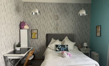 Los Encinos, casa remodelada y acción del club de golf