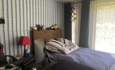 Los Encinos, casa remodelada y acción del club de golf