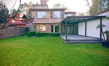 Lomas de Vista Hermosa, Preciosa casa colonial mexicano en calle cerrada