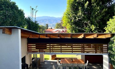 AVÁNDARO, VALLE DE BRAVO, CASA CON VISTA, VIGILANCIA Y JARDÍN