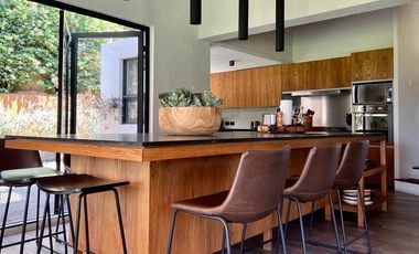 AVÁNDARO, VALLE DE BRAVO, CASA CON VISTA, VIGILANCIA Y JARDÍN