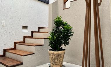 AVÁNDARO, VALLE DE BRAVO, CASA CON VISTA, VIGILANCIA Y JARDÍN