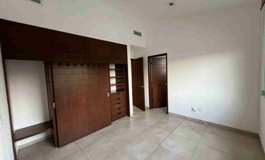 Renta de Casa con Vista al Campo de Golf