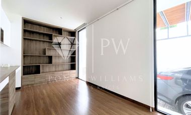 CASA MODERNA EN RENTA TUMBACO