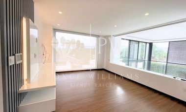 CASA MODERNA EN RENTA TUMBACO