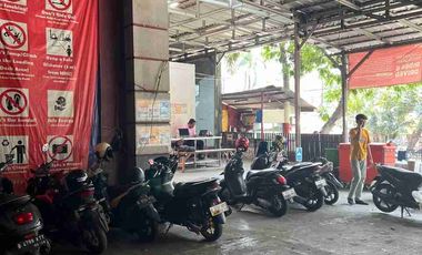 Disewakan Gudang ex Expedisi di pinggir jalan utama Harapan Indah Bekasi