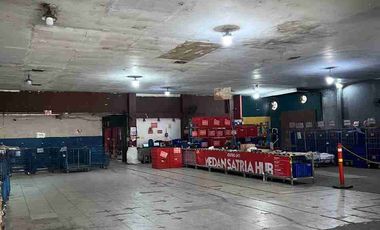 Disewakan Gudang ex Expedisi di pinggir jalan utama Harapan Indah Bekasi