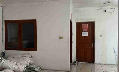 Disewakan Gudang ex Expedisi di pinggir jalan utama Harapan Indah Bekasi