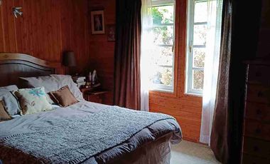 Parcela 1 hectárea con casa a orilla de carretera en Lican Ray