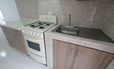 Departamento en renta en Jardines del Sur, cercano a tren ligero