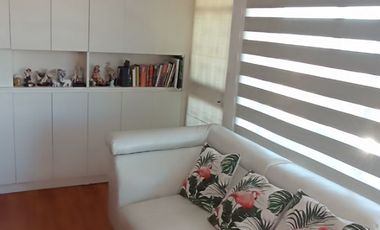 SE VENDE CASA EN VALPARAISO CON VISTA AL MAR, ESTACIONAMIENTO, LOCOMOCION A LA PUERTA