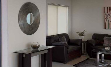 Hermosa Casa en Renta – Lomas de Gran Jardín (AMUEBLADA) 3 recámaras con baño completo, terraza, jardín, cuarto de servicio