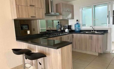 Hermosa Casa en Renta – Lomas de Gran Jardín (AMUEBLADA) 3 recámaras con baño completo, terraza, jardín, cuarto de servicio