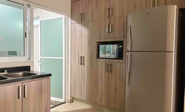 Hermosa Casa en Renta – Lomas de Gran Jardín (AMUEBLADA) 3 recámaras con baño completo, terraza, jardín, cuarto de servicio