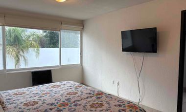 Hermosa Casa en Renta – Lomas de Gran Jardín (AMUEBLADA) 3 recámaras con baño completo, terraza, jardín, cuarto de servicio