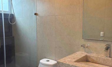 Hermosa Casa en Renta – Lomas de Gran Jardín (AMUEBLADA) 3 recámaras con baño completo, terraza, jardín, cuarto de servicio