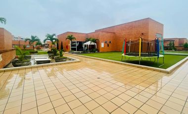 ARRIENDO APARTAMENTO EN LOS CRISTALES