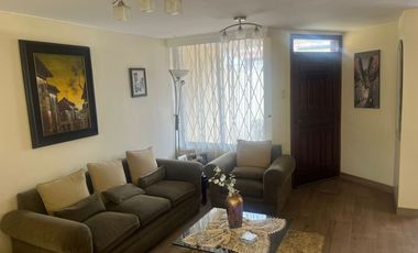 OPORTUNIDAD ÚNICA, CASA DE 3 DORMITORIOS, CALIFORNIA ALTA, NORTE DE QUITO.