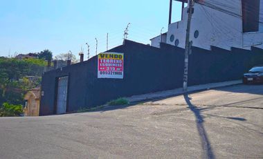 Venta de Terreno Esquinero de 319 m² con Cerramiento y Cerco eléctrico, Sector Residencial y Comercial - Urdesa Norte