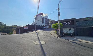 Venta de Terreno Esquinero de 319 m² con Cerramiento y Cerco eléctrico, Sector Residencial y Comercial - Urdesa Norte