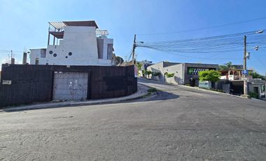 Venta de Terreno Esquinero de 319 m² con Cerramiento y Cerco eléctrico, Sector Residencial y Comercial - Urdesa Norte
