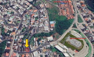 Venta de Terreno Esquinero de 319 m² con Cerramiento y Cerco eléctrico, Sector Residencial y Comercial - Urdesa Norte