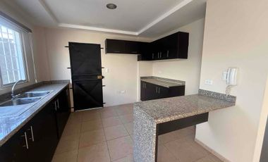 Alquiler de casa en Manta en urbanización privada