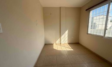 Alquiler de casa en Manta en urbanización privada