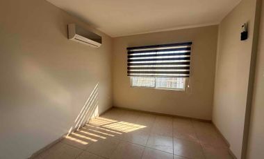 Alquiler de casa en Manta en urbanización privada