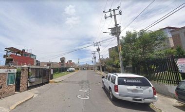 CASA EN ENVENTA EN BOULV DEL LAGO   NICOLAS ROMERO