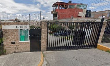 CASA EN ENVENTA EN BOULV DEL LAGO   NICOLAS ROMERO