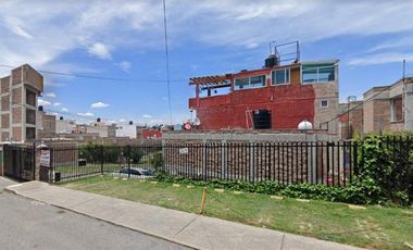 CASA EN ENVENTA EN BOULV DEL LAGO   NICOLAS ROMERO