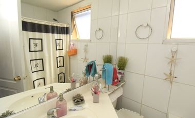 CASA EN LO MEJOR DE PEÑALOLEN A PASOS DE TODO