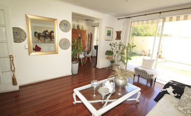 CASA EN LO MEJOR DE PEÑALOLEN A PASOS DE TODO