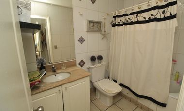 CASA EN LO MEJOR DE PEÑALOLEN A PASOS DE TODO