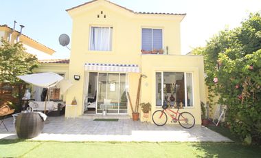 CASA EN LO MEJOR DE PEÑALOLEN A PASOS DE TODO