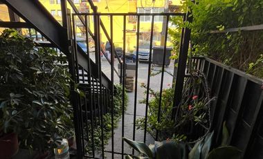 Departamento En Primer Piso Con Patio