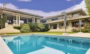 Lo Curro Gran Casa en Venta, Gran Jardín, Amplios  Recibos