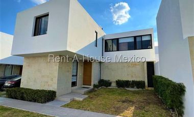 Zibatá,  Casa en Venta con Terreno Excedente y Amenidades Premium. FVR