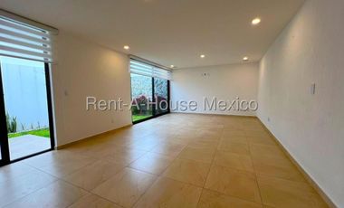 Zibatá,  Casa en Venta con Terreno Excedente y Amenidades Premium. FVR