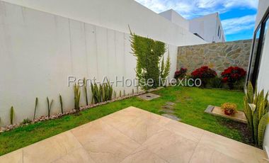Zibatá,  Casa en Venta con Terreno Excedente y Amenidades Premium. FVR