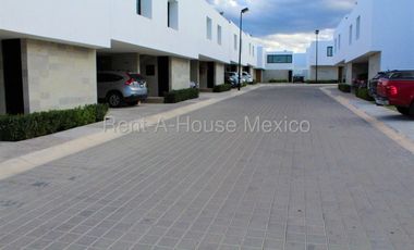 Zibatá,  Casa en Venta con Terreno Excedente y Amenidades Premium. FVR