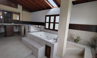 Casa en Arriendo en Las Lomitas Sabaneta Antioquia