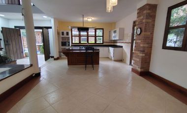 Casa en Arriendo en Las Lomitas Sabaneta Antioquia