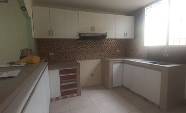 Venta de Casa de 2 pisos en  Mucho Lote 2, norte de Guayaquil