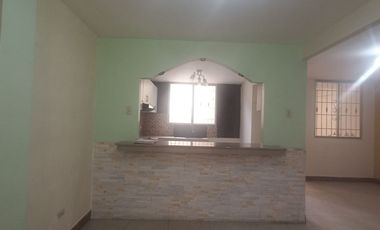 Venta de Casa de 2 pisos en  Mucho Lote 2, norte de Guayaquil